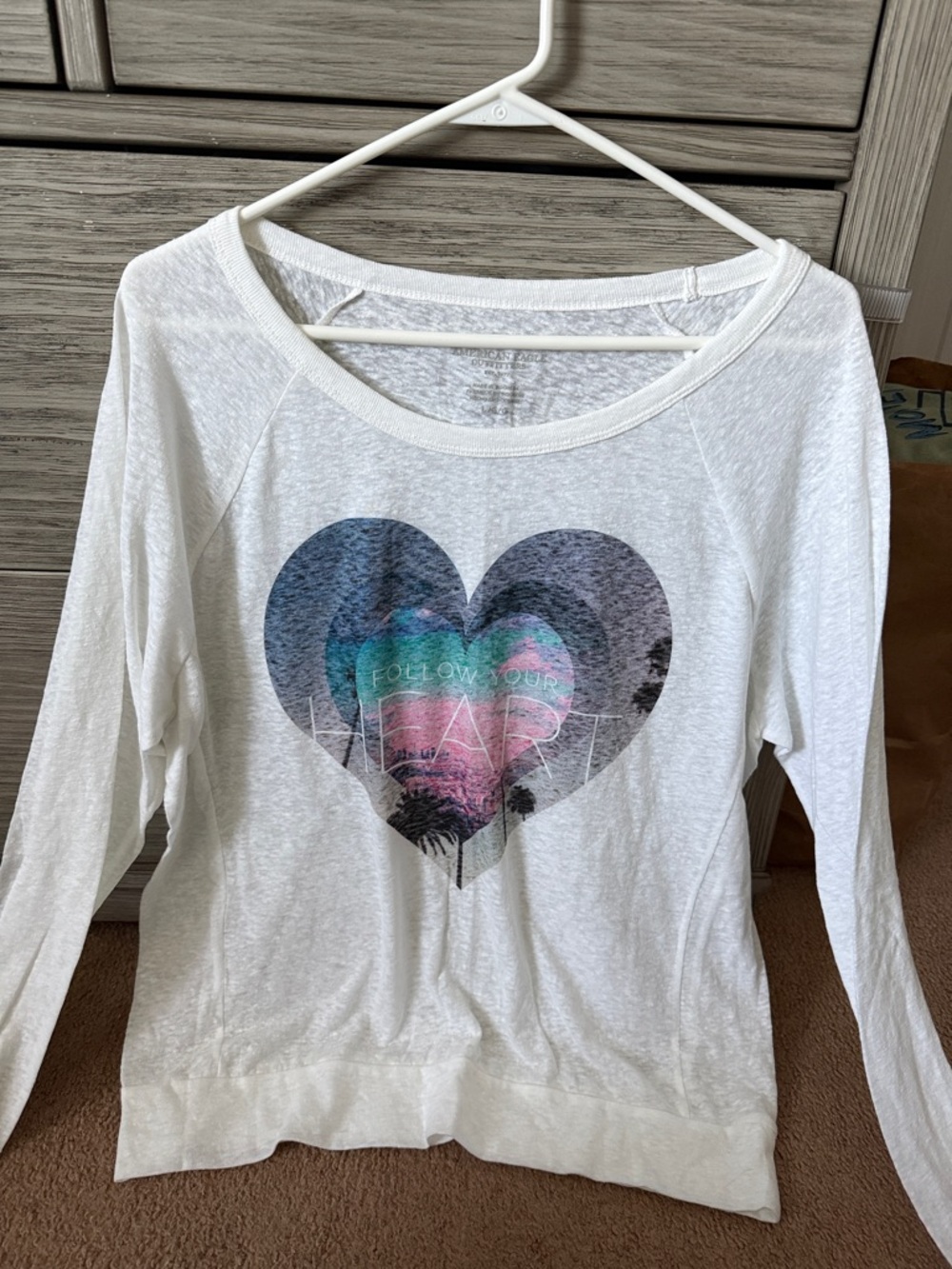 Women's American eagle White Long-Sleeve Heart Graphic Tee - Follow Your Heart